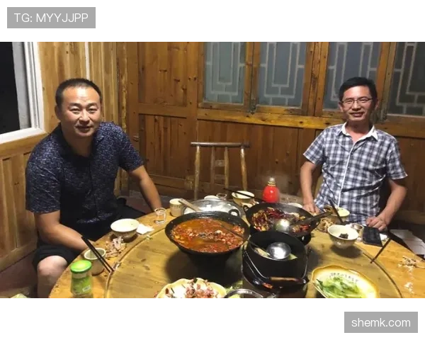 常园赛场像开挂，朋友圈吃个夜宵都像在秀豪宅——我这是看球还是在看富豪日常